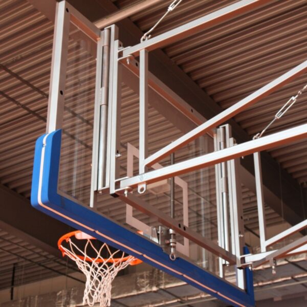 Height adjustment mechanism for basketball backboard 105x180 cm - Image 2