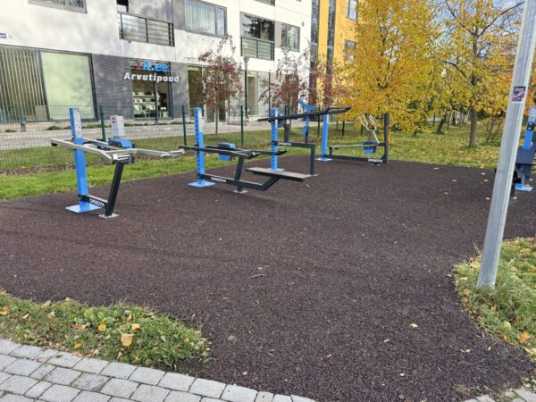 Conica colour coated mulch - Image 2